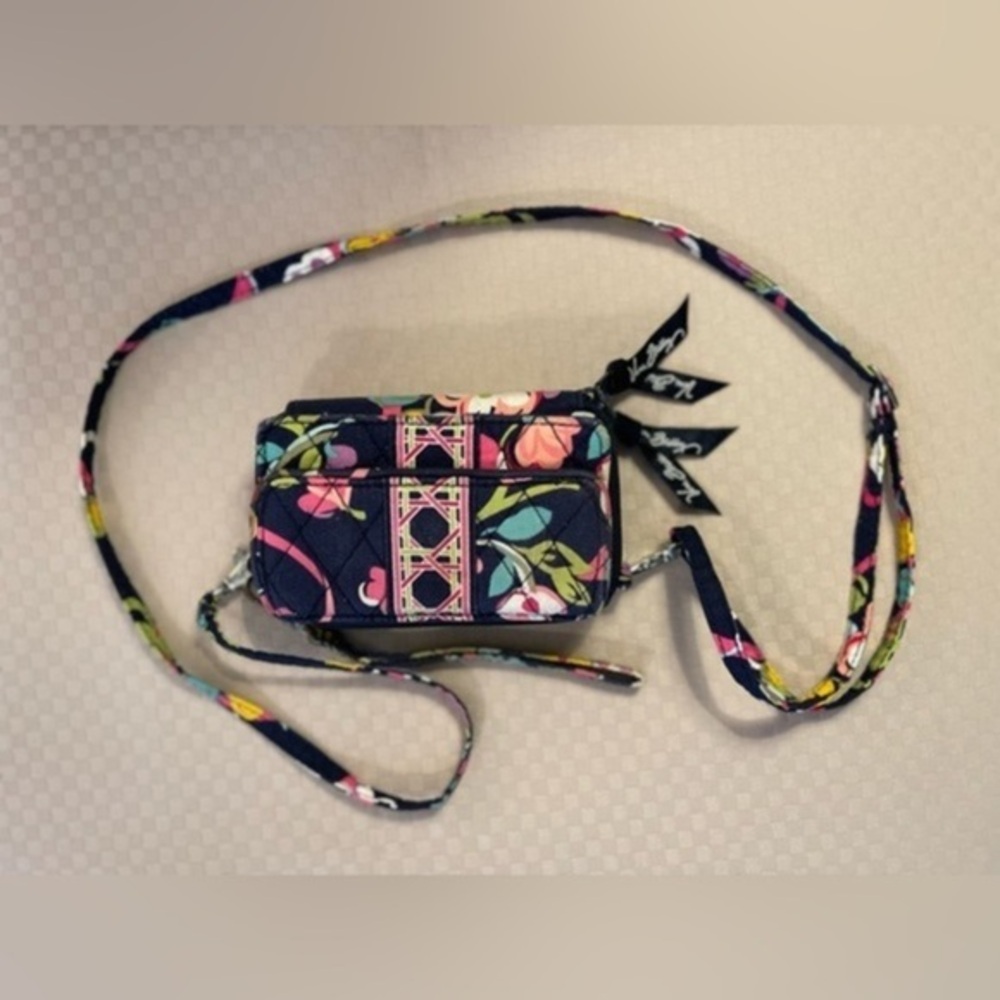 Vera Bradley All-in-One retired Ribbons crossbody bag with wrist strap. Small.
